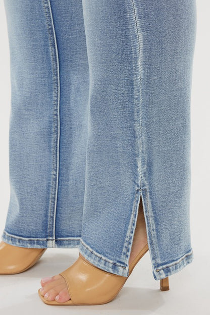 CURVY MID RISE MEDIUM WASH BOOTCUT JEANS