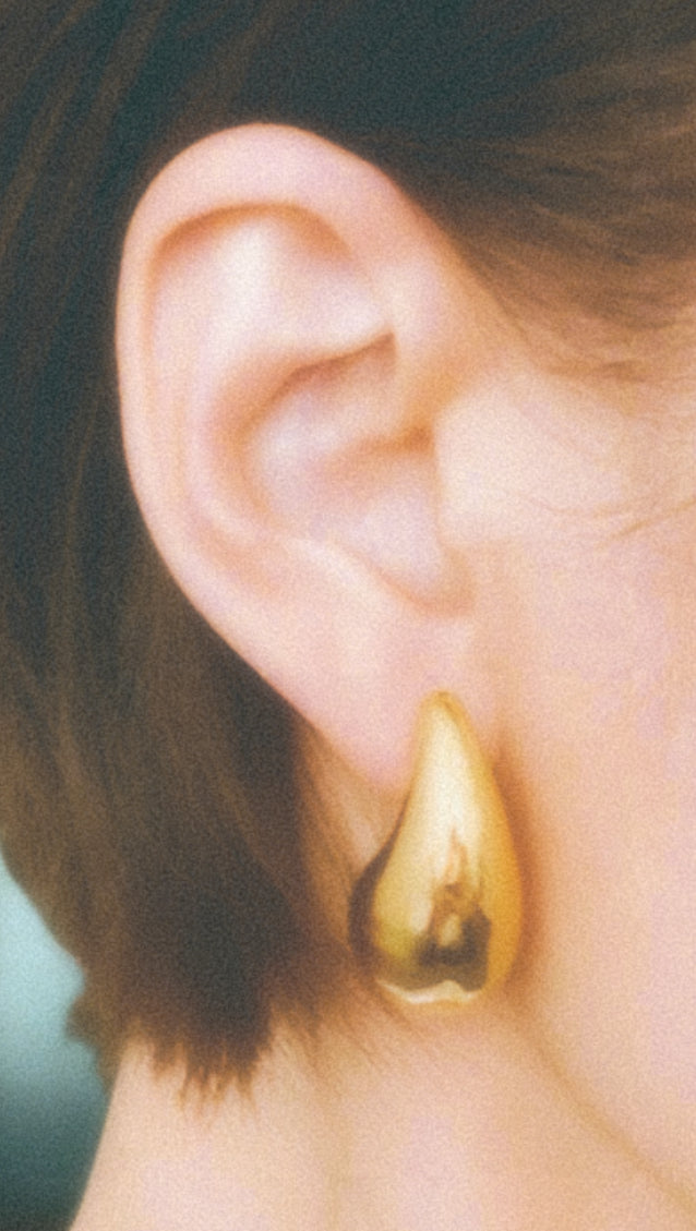 “GABBY” Hollow Teardrop Stud Earrings