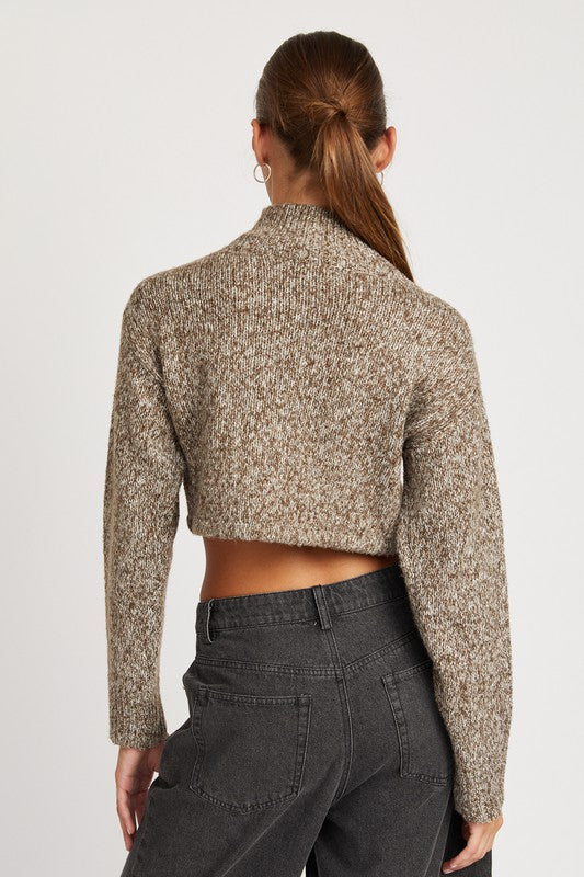 “TRINIECE” CONTRASTED TURTLE NECK CROP TOP