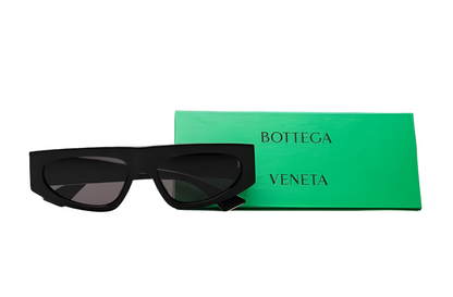 Bottega Veneta
BLACK ACETATE SUNGLASSES