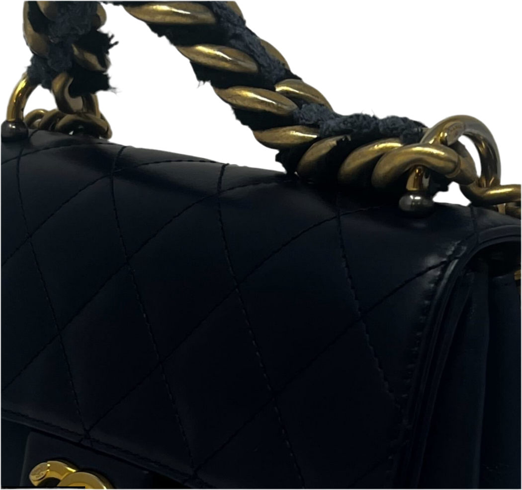 CHANEL
Seasonal Flap Navy Calfskin