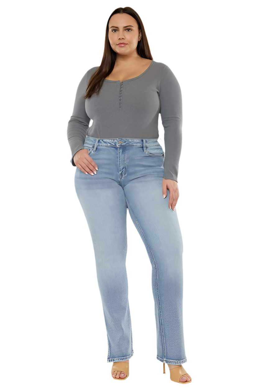 CURVY MID RISE MEDIUM WASH BOOTCUT JEANS